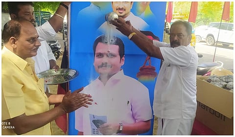 கரூரில் 5,000 பேருக்கு பிரியாணி விருந்து: செந்தில் பாலாஜி ஜாமீனில் விடுதலை ஆனதை கொண்டாடும் தொழிலதிபர்!