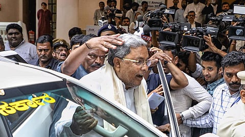 கர்நாடகாவில் நில முறைகேடு விவகாரம்: முதல்வர் சித்தராமையா மீது வழக்கு பதிவு