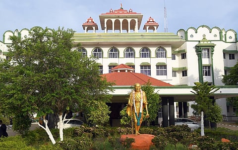 ஹெலிகாப்டர் சகோதரர்கள் மோசடி: பறிமுதல் சொத்துகளை வழக்கில் இணைக்க ஐகோர்ட் கிளை உத்தரவு