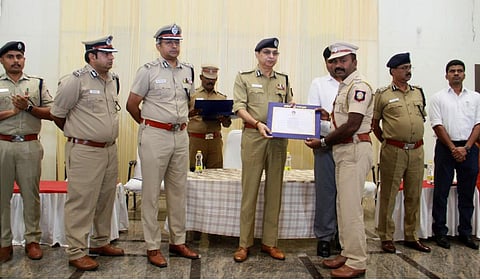 பிரசவித்த பெண் காவலர்களுக்கு விரும்பும் இடத்தில் பணியிட மாறுதல்: டிஜிபி சங்கர் ஜிவால் உறுதி