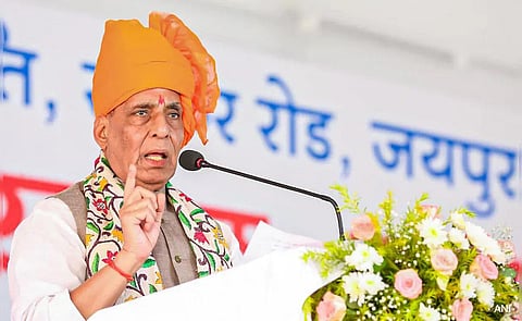 பாகிஸ்தான் நட்புறவை பேணியிருந்தால் ஐஎம்எப்பைவிட அதிக நிதியுதவி வழங்கியிருப்போம்: பிரச்சாரத்தில் ராஜ்நாத் சிங் பேச்சு