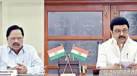 பருவமழை முன்னெச்சரிக்கை குறித்த ஆலோசனை கூட்டம் தலைமைச் செயலகத்தில் முதல்வர் ஸ்டாலின் தலைமையில் நேற்று நடைபெற்றது.