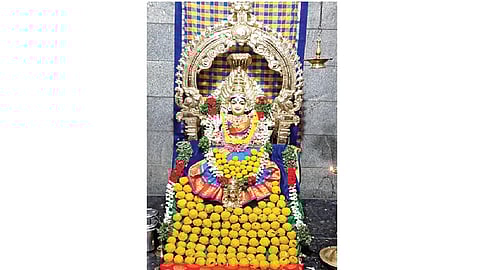 வேண்டும் வரம் அருளும் நவராத்திரி வழிபாடு 1: மகேஸ்வரி திருக்கோலம்