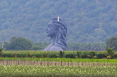 ஈஷா யோகா மையத்துக்கு எதிரான வழக்கில் இனி உச்ச நீதிமன்றம் விசாரணை - நடந்தது என்ன?