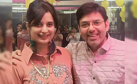 டைம் மெஷின் மூலம் இளமை தோற்றத்தை பெறலாம்: ஆசை காட்டி ரூ.35 கோடியை சுருட்டிய உ.பி. தம்பதிக்கு வலை