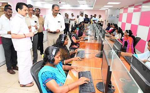 மின் நுகர்வோர் சேவை மையத்தில் அமைச்சர் செந்தில் பாலாஜி ஆய்வு