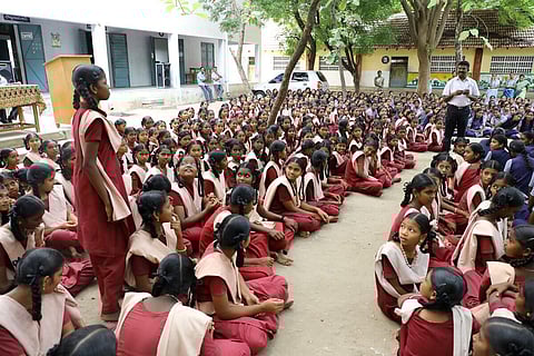 அரசுப் பள்ளிகளில் ரூ.2 கோடியில் ‘மகிழ் முற்றம்’ மாணவர் குழுக்கள் - தமிழக பள்ளிக் கல்வித் துறை முடிவு
