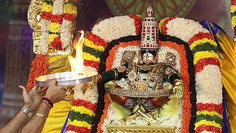 சிம்ம வாகனத்தில் யோக முத்திரையில் மலையப்பர்