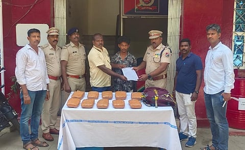 எழும்பூர் வந்தடைந்த சார்மினார் விரைவு ரயிலில் 10 கிலோ கஞ்சா கடத்திய திரிபுரா இளைஞர் கைது