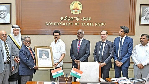 முதல்வர் ஸ்டாலினுக்கு வாழ்நாள் சாதனையாளர் விருது: ஆசிய எச்ஆர்டி விருது குழு சார்பில் வழங்கப்பட்டது