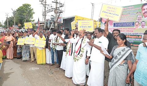 திமுக அரசு பெற்றால் வரி, இறந்தால் வரியை மட்டுமே பாக்கி வைத்துள்ளது: பொள்ளாச்சி ஜெயராமன் விமர்சனம்