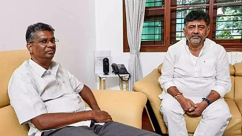 கர்நாடக முதல்வராக சித்தராமையா தொடர்வார்: டி.கே.சிவகுமார், சதீஷ் ஜார்கிஹோளி தகவல்