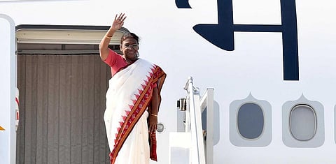 3 ஆப்பிரிக்க நாடுகளில் சுற்றுப்பயணம்: அல்ஜீரியா சென்றார் குடியரசுத் தலைவர் முர்மு