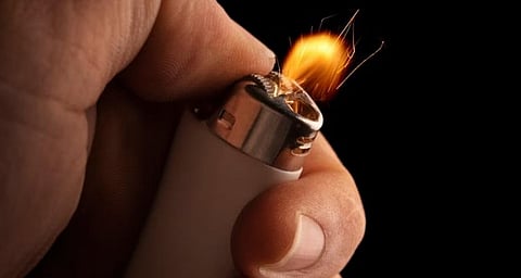 சிகார் லைட்டர், உதிரி பாகங்கள் இறக்குமதிக்கு மத்திய அரசு தடை: சிவகாசி தீப்பெட்டி உற்பத்தியாளர்கள் மகிழ்ச்சி