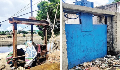 புளியந்தோப்பு, ஓட்டேரி நல்லா கால்வாயில் அமைக்கப்பட்ட கதவு மீது பயனற்ற டிஜிட்டல் பேனர், துணிகள், டயர்கள் போட்டு வ க்கப்பட்டுள்ளன .
(அடுத்த படம்) வியாசர்பாடி, கேப்டன் காட்டன் கால்வாயில் அமைக்கப்பட்ட கதவை சுற்றி தேங்கி கிடக்கும் குப்பை கழிவுகள்.