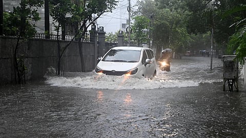 வலுப்பெற்றது காற்றழுத்த தாழ்வுப் பகுதி; அக்.17-ல் சென்னை அருகே கரையை கடக்கும்: வானிலை ஆய்வு மையம்