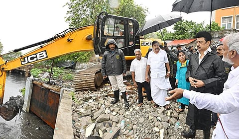 கனமழையால் பல்வேறு இடங்களில் தண்ணீர் தேக்கம்: சென்னையில் முதல்வர் ஸ்டாலின் ஆய்வு