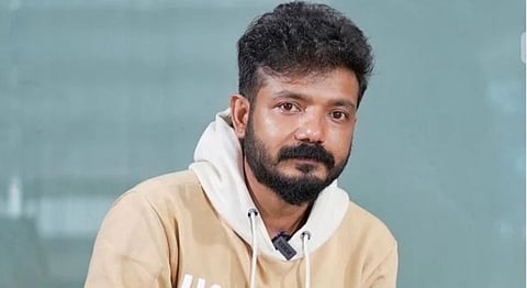 பிரபல மலையாள நடிகர் ஸ்ரீநாத் பாஸி கைது