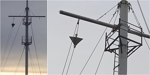 காற்றழுத்த தாழ்வு மண்டலம் எதிரொலியாக கடலூர் துறைமுகத்தில் 3ம் எண் புயல் எச்சரிக்கைக் கூண்டு ஏற்றப்பட்டுள்ளது.