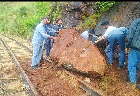 ரயில் சேவை பாதிப்பு