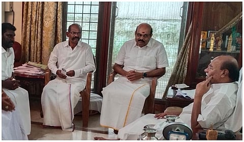 3% உள் இடஒதுக்கீடு விவகாரம்: ராமதாஸிடம் நேரில் நன்றி தெரிவித்த தமிழ் அருந்ததியர் சங்கத்தினர்!