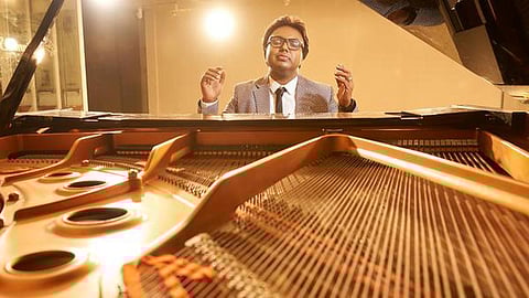 லெவன் படத்துக்காக டி.இமான் இசையில் ஆங்கிலப் பாடல்