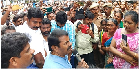 கரூர் தனியார் ஹோட்டல் முன்பு திரண்ட வெண்ணெய்மலை பகுதி மக்களை சந்தித்து நாதக தலைமை ஒருங்கிணைப்பாளர் சீமான் பேசினார்.