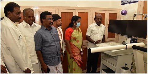 மதுரை அரசு ராஜாஜி மருத்துவமனையில் அதி நவீன நுரையீரல் ஆராய்ச்சி கூடத்தை அமைச்சர் மா.சுப்பிரமணியன் துவக்கிவைத்தார். | படம்: எஸ்.கிருஷ்ணமூர்த்தி