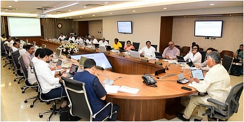 ஆந்திர முதல்வர் சந்திரபாபு நாயுடு தலைமையில் அமராவதியில் அமைச்சரவை கூட்டம் நடந்தது.