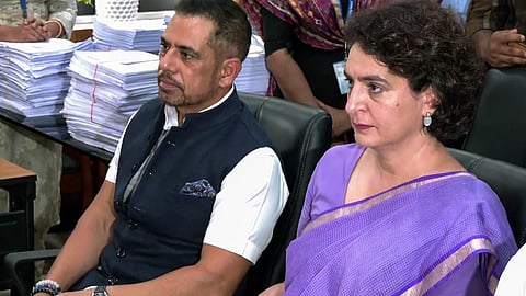 பிரியங்கா வேட்புனு தாக்கல் குடும்ப அரசியலின் வெற்றி: பாஜக விமர்சனம்