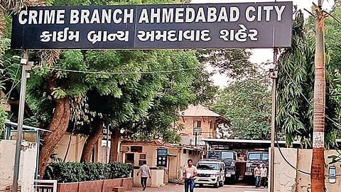 அகமதாபாத்தில் போலி ஆவணங்களுடன் வங்கதேசத்தினர் 50 பேர் கைது