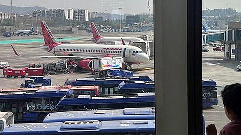 ஒரே நாளில் 50 விமானங்களுக்கு வெடிகுண்டு மிரட்டல்