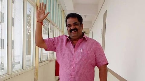 சட்டவிரோத இரும்புத் தாது ஏற்றுமதி வழக்கில் கர்நாடக காங்கிரஸ் எம்எல்ஏ சதீஷ் உட்பட 7 பேருக்கு 7 ஆண்டு சிறை தண்டனை