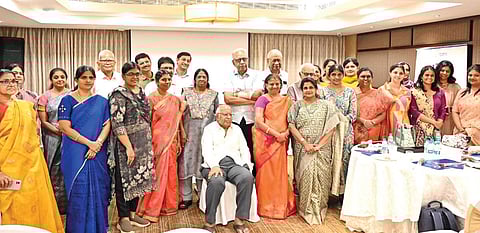 தமிழகத்தில் உள்ள பெண் சிறுநீரக அறுவை சிகிச்சை மருத்துவர்களை ஒருங்கிணைத்து தமிழ்நாடு மகளிர் சிறுநீரியல் சங்கம் தொடங்கப்பட்டுள்ளது. இதில் மூத்த சிறுநீரக அறுவை சிகிச்சை மருத்துவர் என்.ராஜமகேஸ்வரி உள்ளிட்டோர் பங்கேற்றனர்.