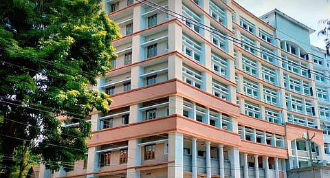 தலசேரி நீதிமன்ற கட்டிடம்