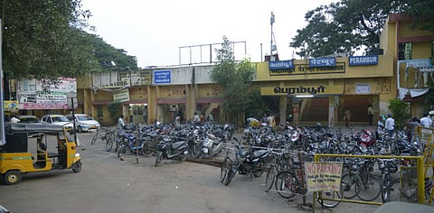 கோட்டூர்புரம், பெரம்பூர், அரக்கோணம் உள்ளிட்ட 24 ரயில் நிலையங்களில் விரைவில் வாகன நிறுத்த வசதி