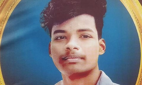 உயிரிழந்த டெல்லி பாபு (எ) விக்கி.