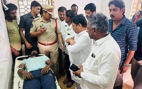 நடிகர் சுமன் கலந்து கொள்ளவிருந்த சிலை திறப்பு விழாவில் மின்சாரம் தாக்கி 4 பேர் உயிரிழப்பு