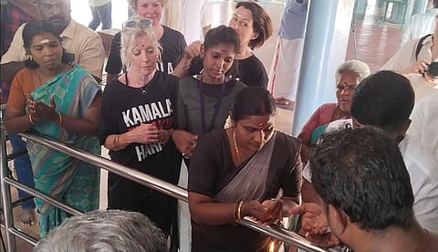 துளசேந்திரபுரம் தர்மசாஸ்தா கோயிலில் நடைபெற்ற சிறப்பு பூஜையில் பங்கேற்ற கிராம மக்கள்.