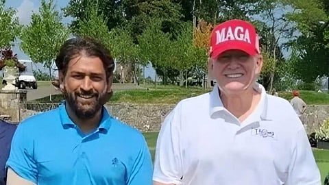 இணையத்தில் வைரலான தோனி, ட்ரம்ப் புகைப்படம்