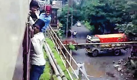 ஒரு துயரமான சாகசம் | ஈராயிரத்தில் ஒருவன்