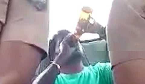 மது அருந்திய சிறப்பு உதவி ஆய்வாளர்