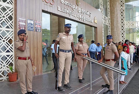 சென்னையில் 8 அரசு மருத்துவமனைகளில் புதிதாக புறக்காவல் நிலையங்கள்: காவல் ஆணையர் நடவடிக்கை