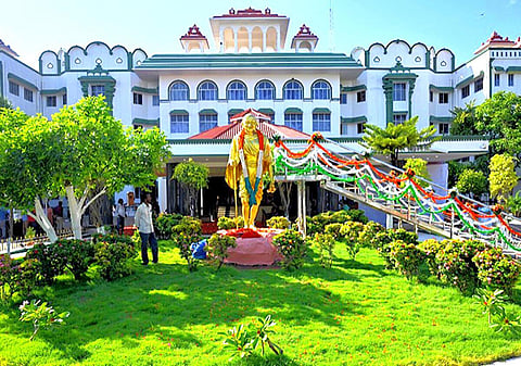 46 ஆண்டு நிலுவை வழக்கில் சுமுக தீர்வு: உயர் நீதிமன்றம் மதுரை கிளை மகிழ்ச்சி