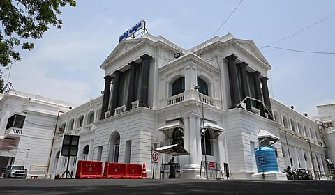 ஓய்வூதிய இயக்குநரகத்தை மூடிய விவகாரம்: தமிழக அரசு மீது கட்சி தலைவர்கள் குற்றச்சாட்டு