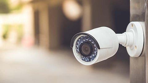 ஊழியர்கள் பணியில் இருப்பதை கண்காணிக்க ஆரம்ப சுகாதார நிலையங்களில் சிசிடிவி பொருத்தும் பணி தீவிரம்