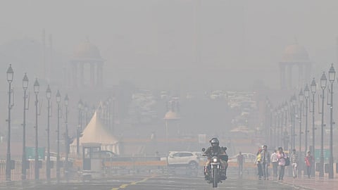 50 சதவீத அரசு பணியாளர்கள் வீட்டிலிருந்து பணியாற்ற டெல்லி அரசு உத்தரவு