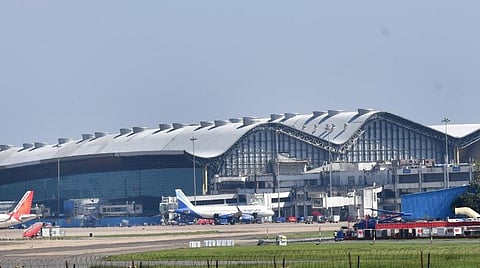 சென்னை விமான நிலையத்தில் ஒரே நாளில் 12 விமானங்கள் ரத்து