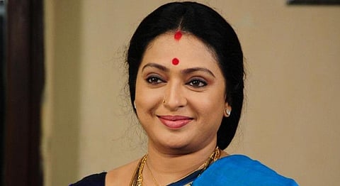 நடிகை சீதா வீட்டில் நகை திருட்டு: போலீஸார் விசாரணை