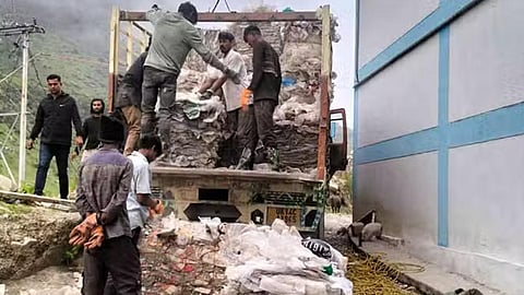 பக்தர்களின் புனித யாத்திரைக்கு பிறகு பத்ரிநாத்தில் 1.5 டன் குப்பைகள் அகற்றம்